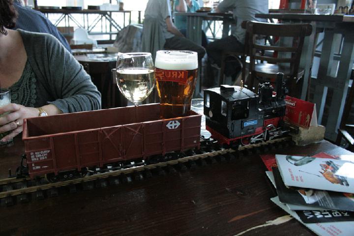 2014-04 Prague - Bar Vytopna 010.JPG